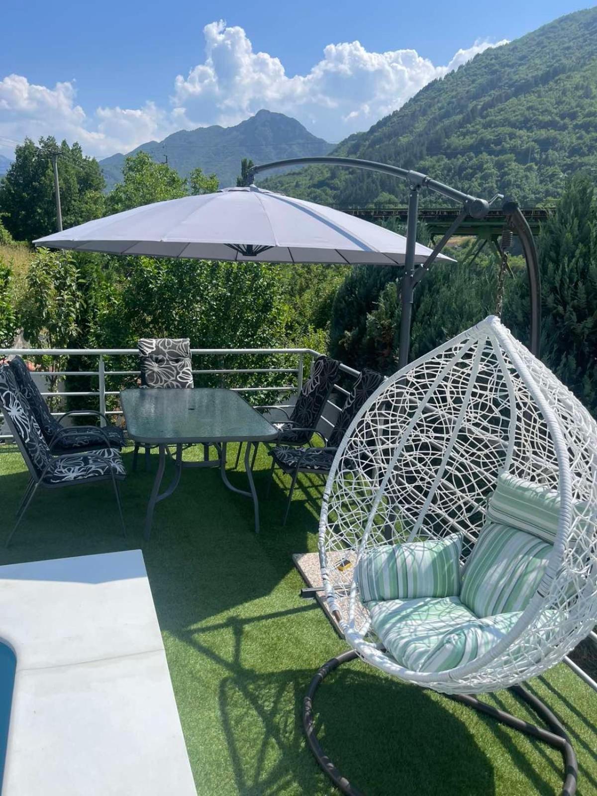 Sa Bazenom Lily Villa