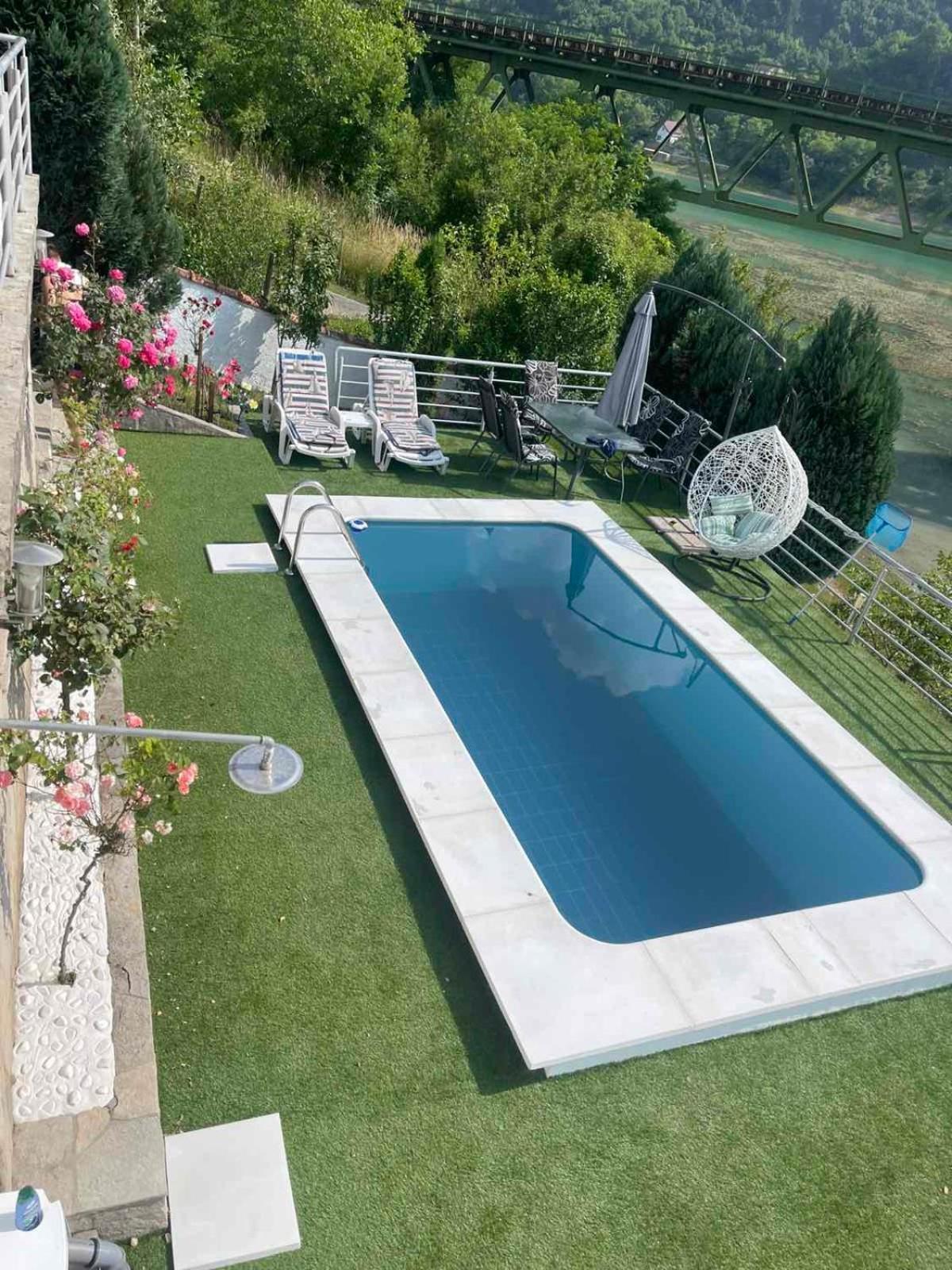Villa Sa Bazenom Lily